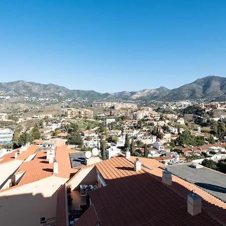 شقة Malagasuite Mountain & Pool Views فوينخيرولا